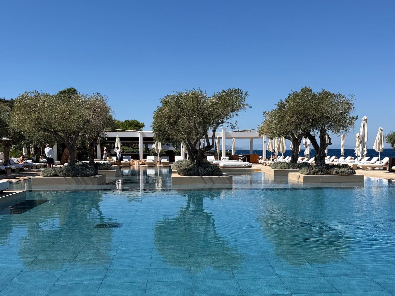 Four Seasons Atenas: o que faz um hotel de luxo se destacar