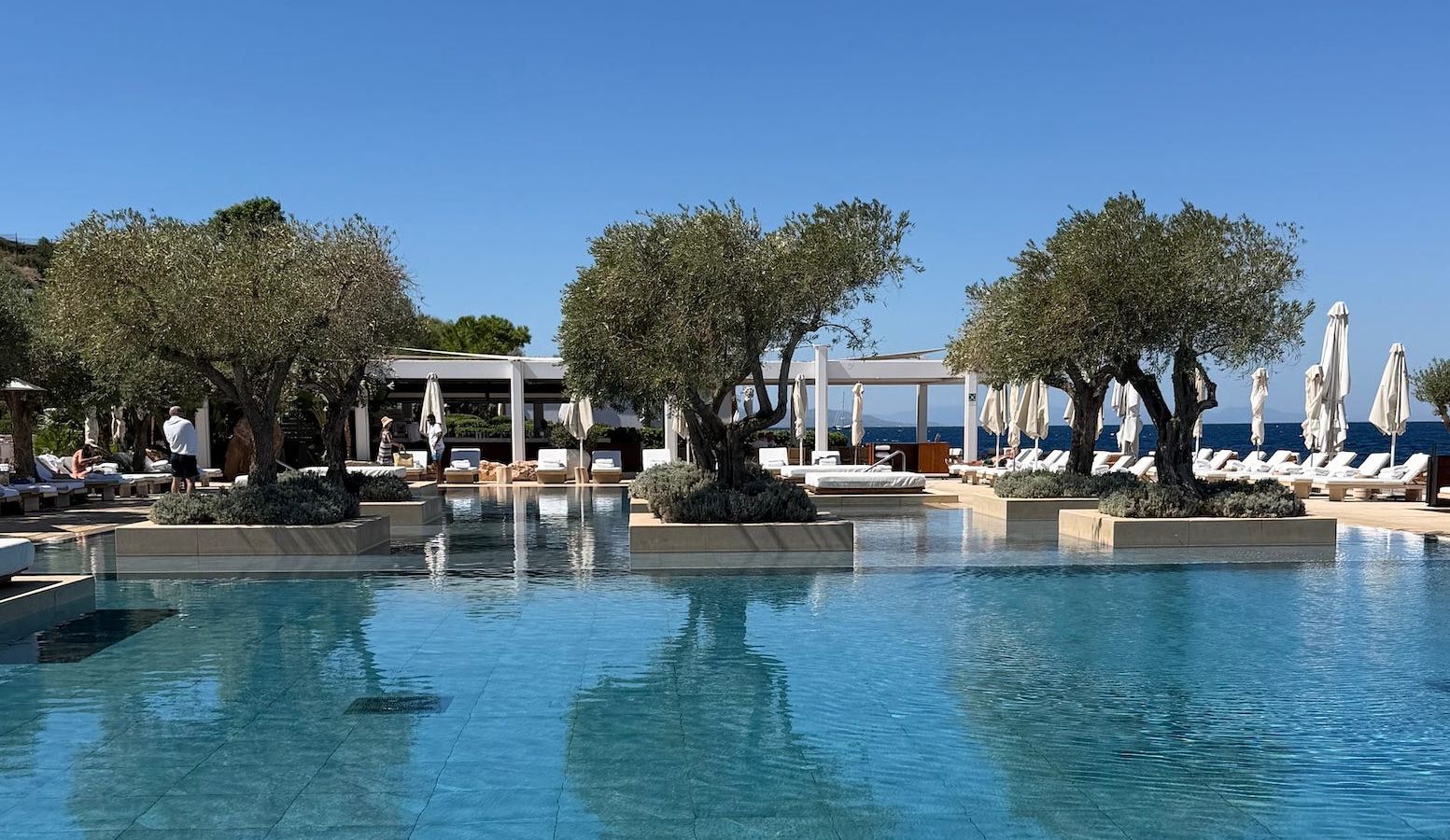 Four Seasons Atenas: o que faz um hotel de luxo se destacar