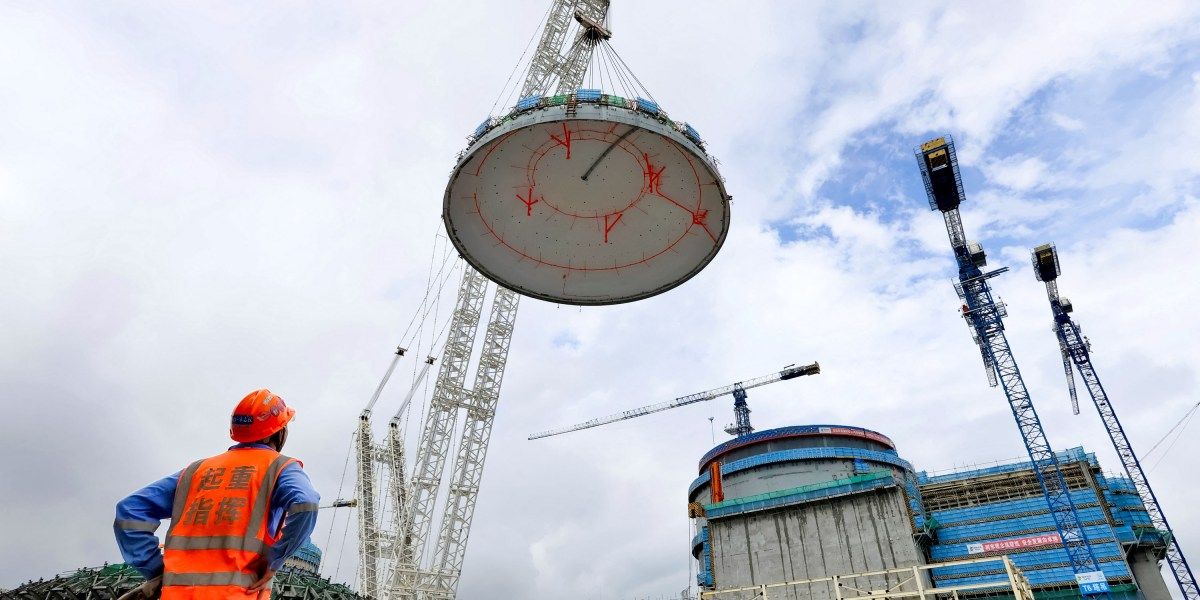 China acelera expansão nuclear enquanto o Ocidente aposta em modelos menores