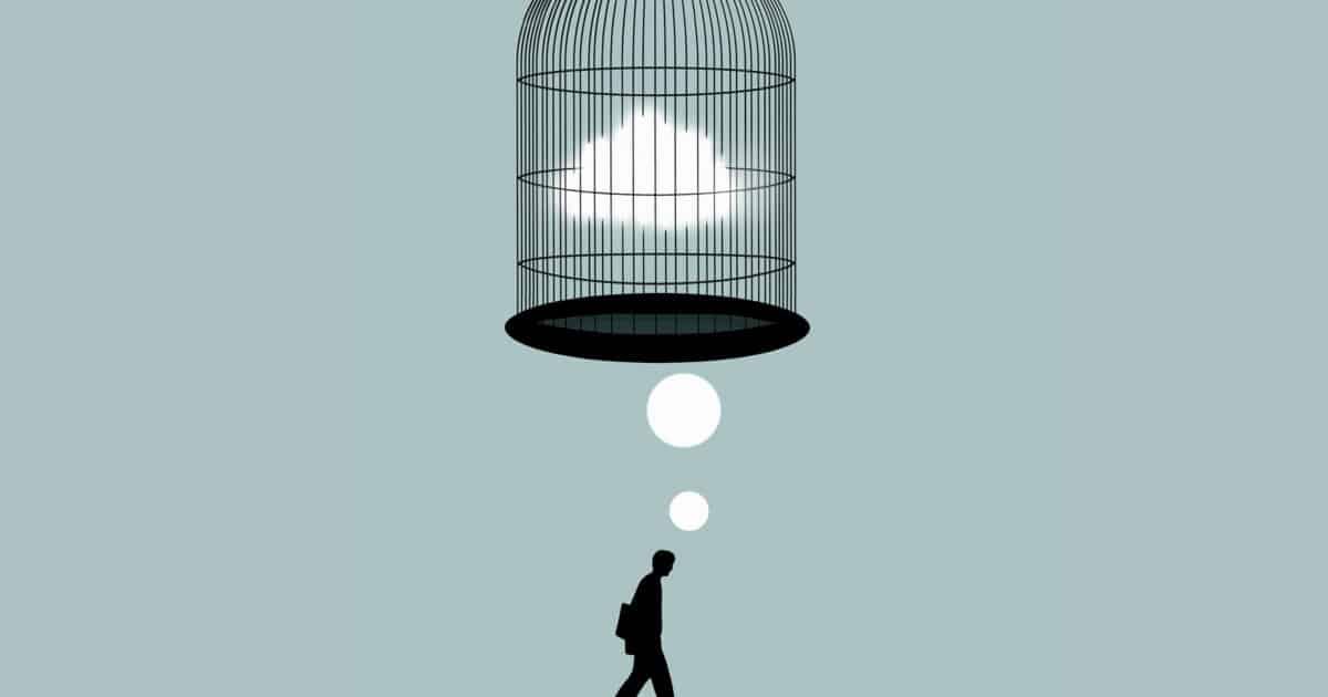 O algoritmo contra o especialista: a armadilha da inovação eficiente