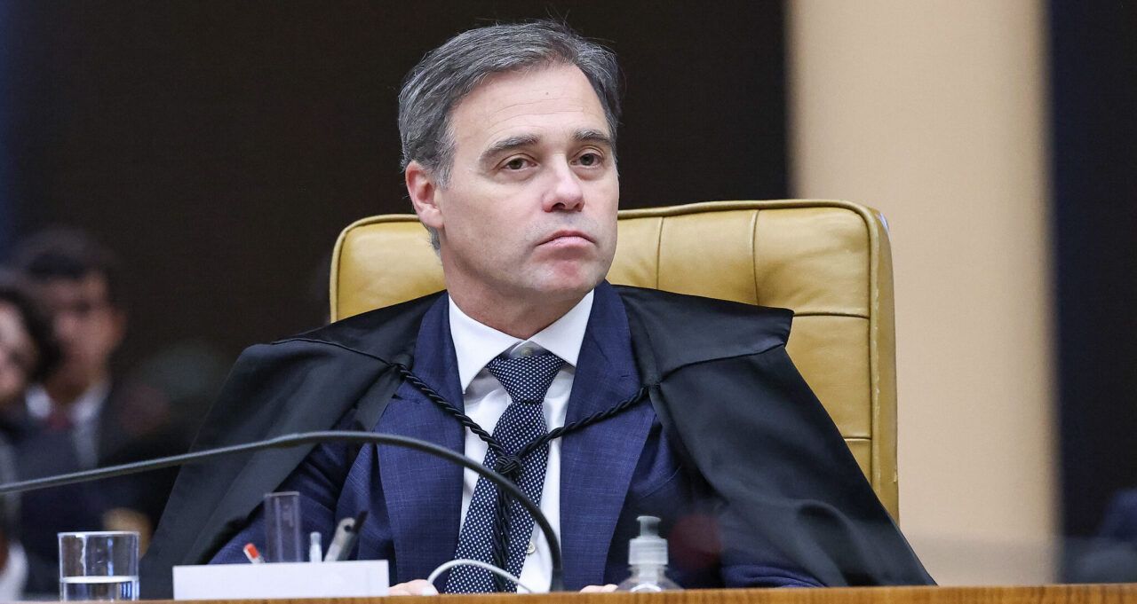 TSE: Mendonça muda voto e ordena remoção de posts contra Lula
