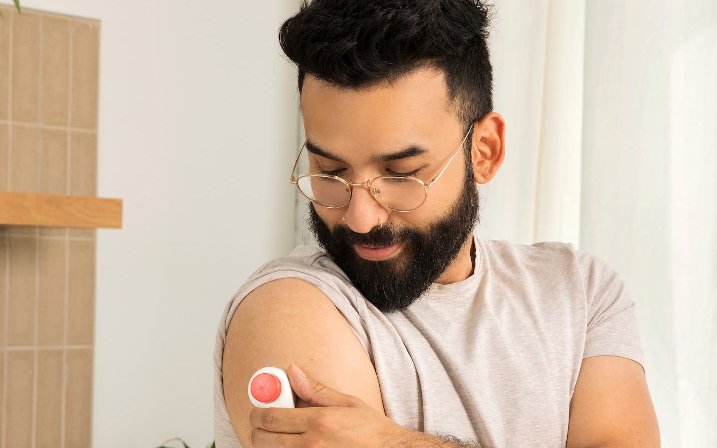 Tasso+ revoluciona teste de testosterona com botão sem agulha