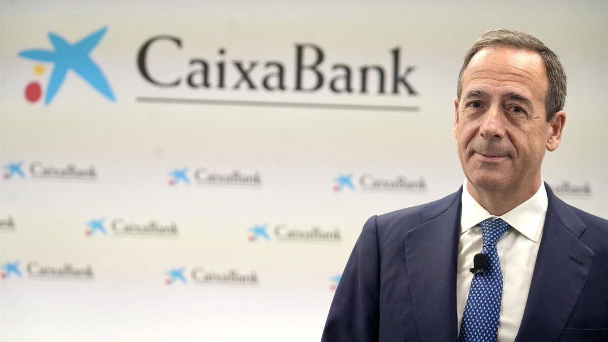 No CaixaBank, a IA não demite. Pelo contrário