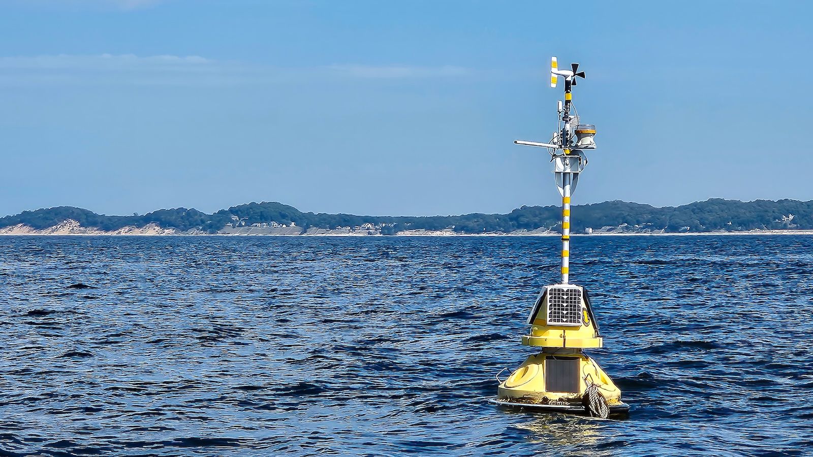 Cortes orçamentários na NOAA ameaçam infraestrutura de dados nos Grandes Lagos