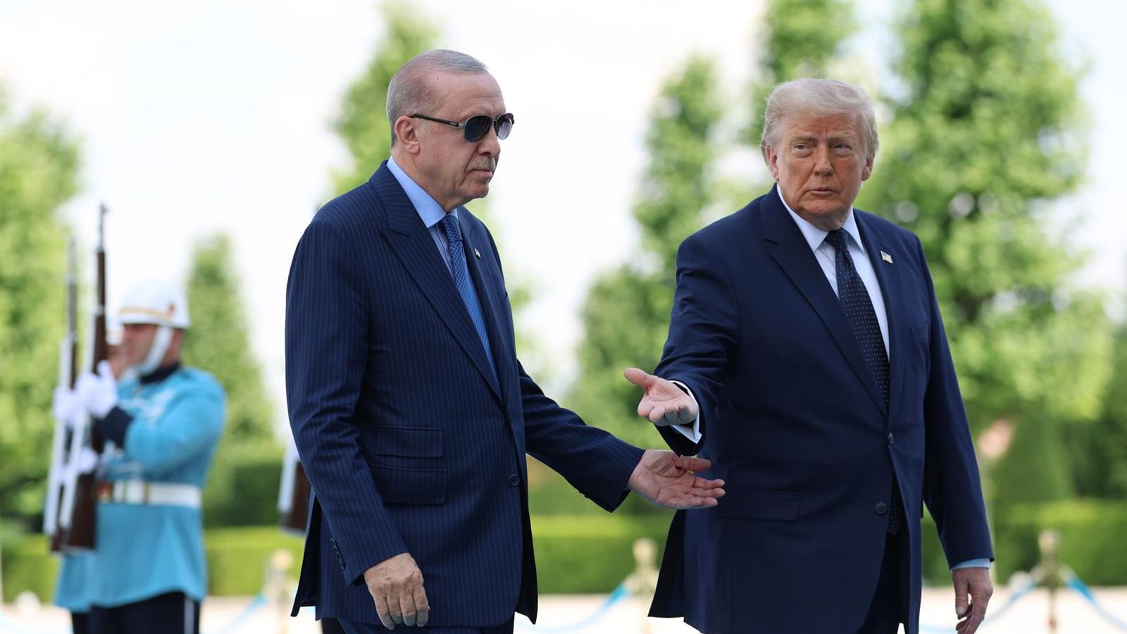 Trump ameaça cortar laços comerciais com a Espanha — impasse na OTAN escala