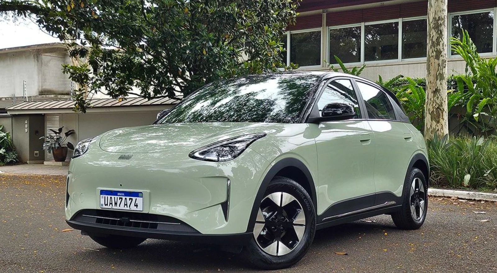China eleva meta de elétricos para 70% e dita rumo do mercado global