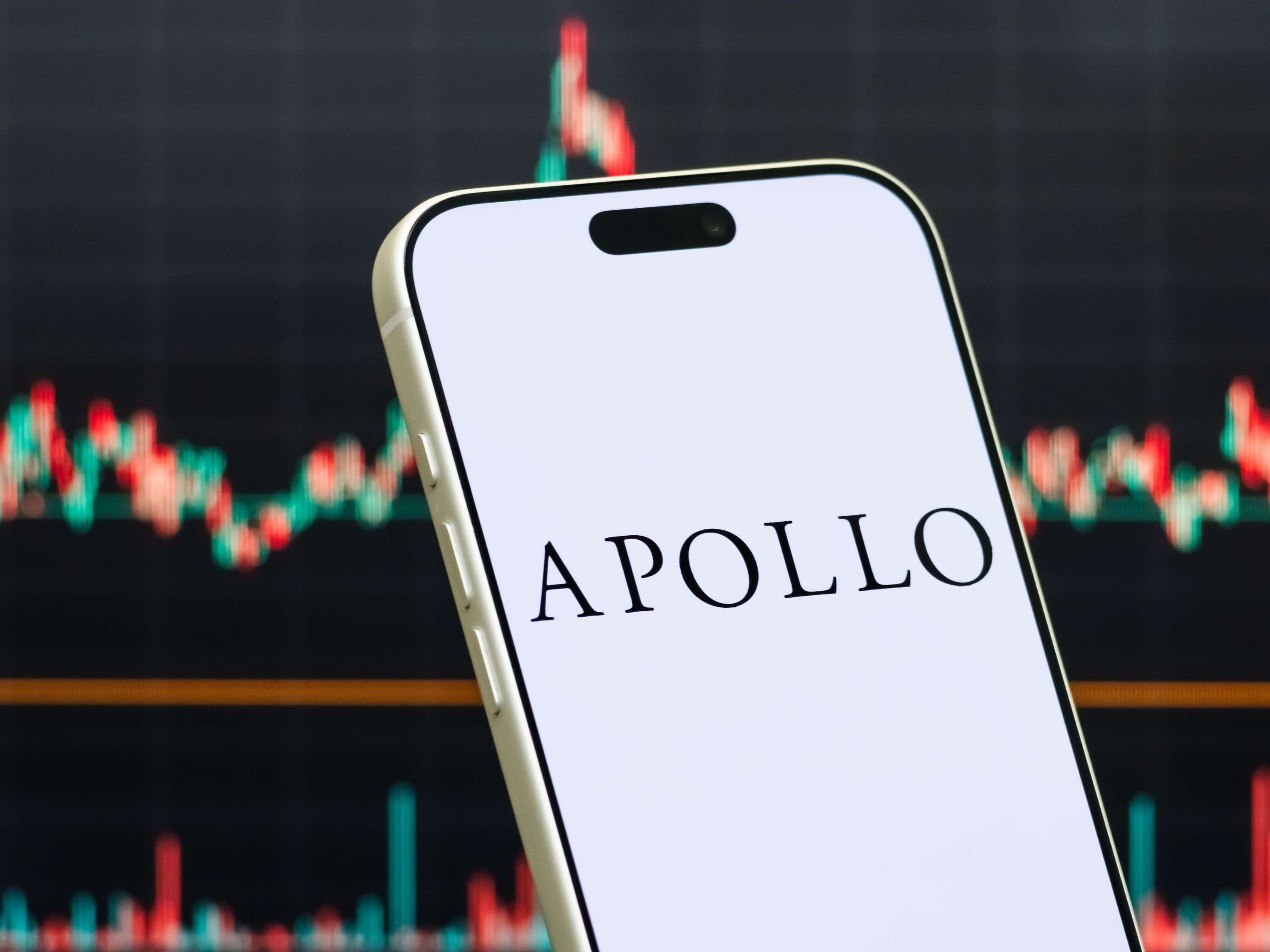 Apollo adia recrutamento de novatos e desafia rituais de PE