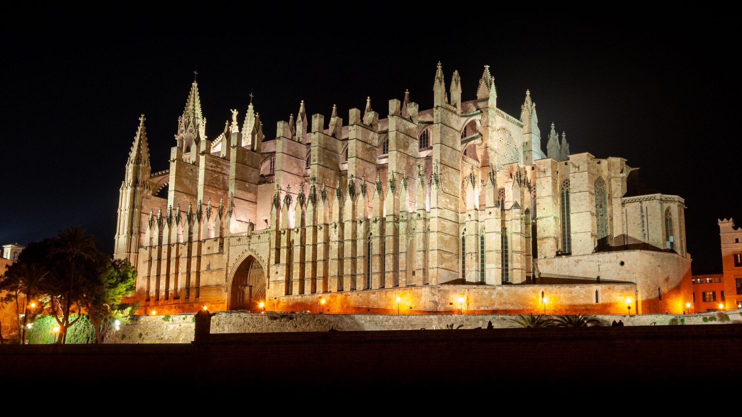 Gaudí e a acústica: mistério sonoro na Catedral de Mallorca