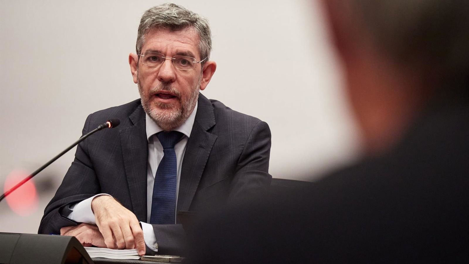 Alberto Nadal denuncia alta no absenteísmo na Espanha — custo chega a 18,4 bilhões de euros