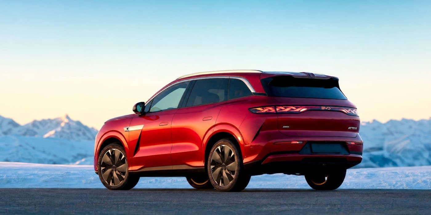 BYD dobra exportações de EVs e eleva lucro em 28%, mas analistas alertam