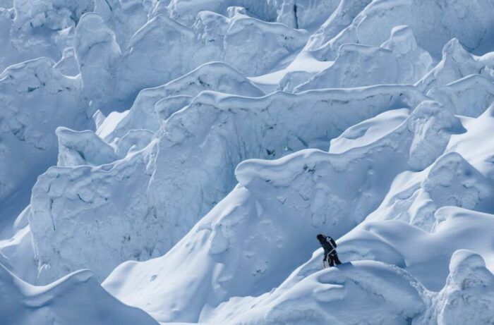 Russos desafiam Everest sem oxigênio e fora da rota tradicional