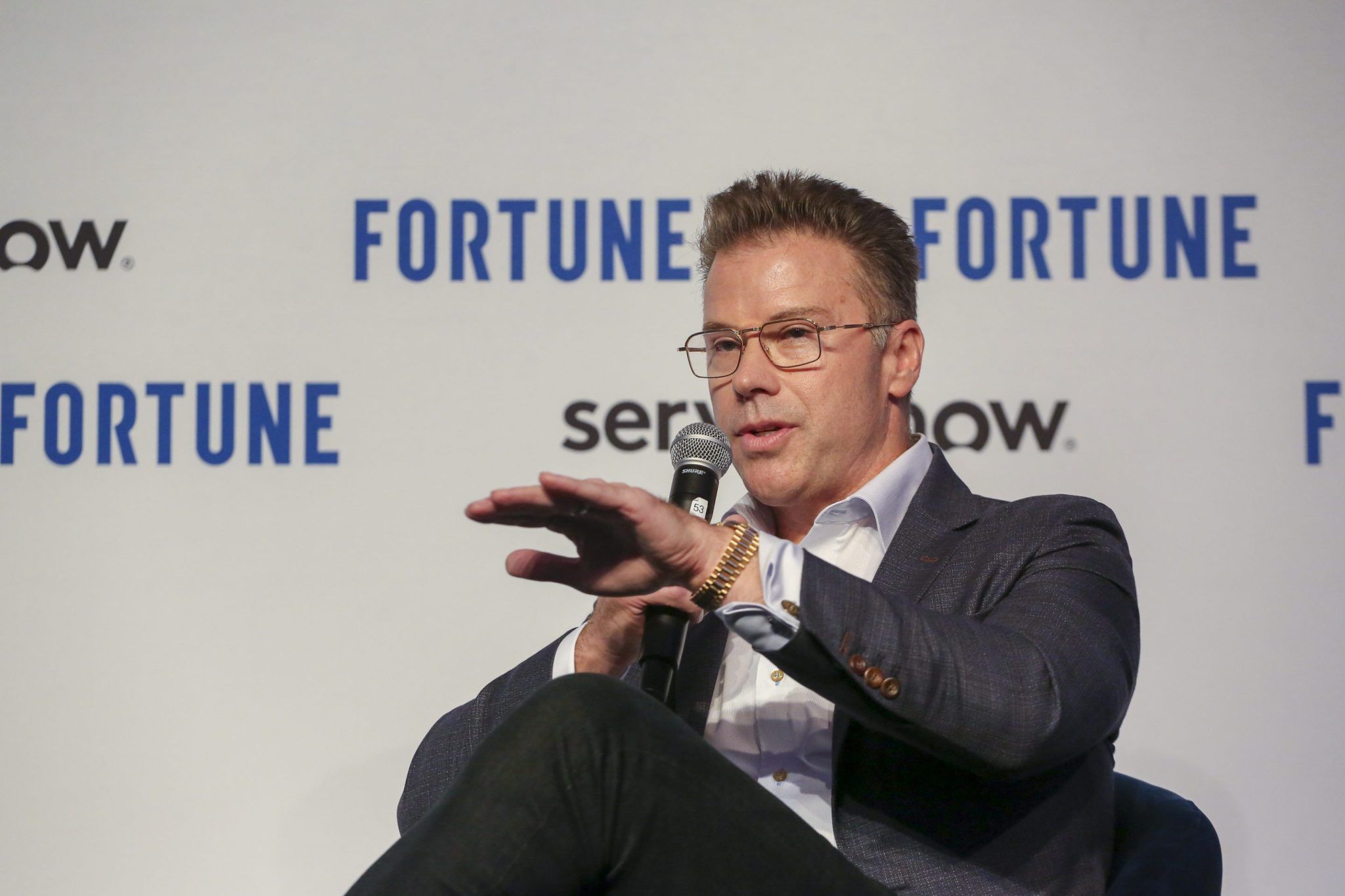 ServiceNow: IA revoluciona clientes com ganhos 'transformadores', mas controle humano é desafio