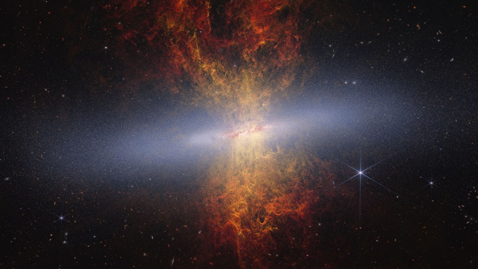 Telescópio James Webb revela detalhes inéditos da Galáxia do Charuto