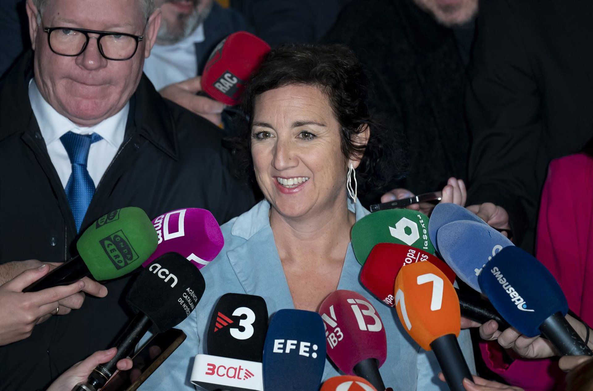 Catalunha sinaliza apoio a negociações sobre orçamento espanhol — e busca estabilidade