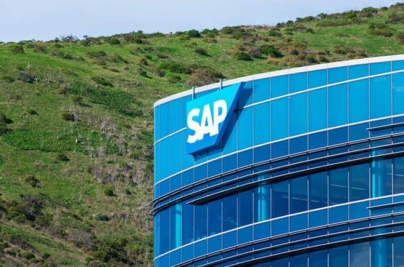 SAP trava contratações e viagens para financiar a corrida pela IA