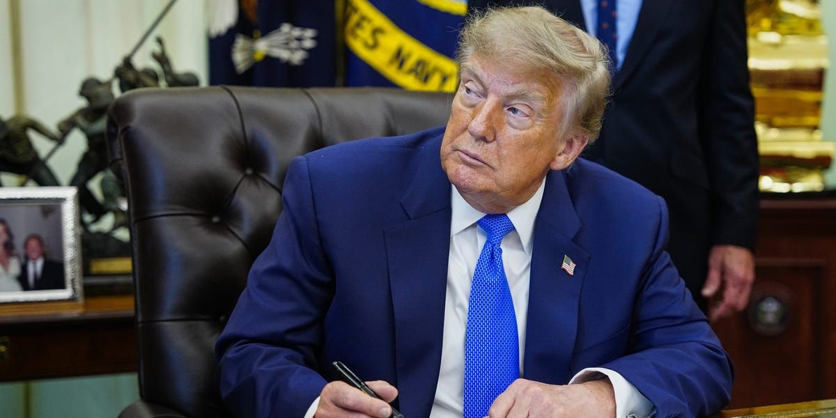 A conta não fecha: sindicatos processam Trump por teto em crédito estudantil