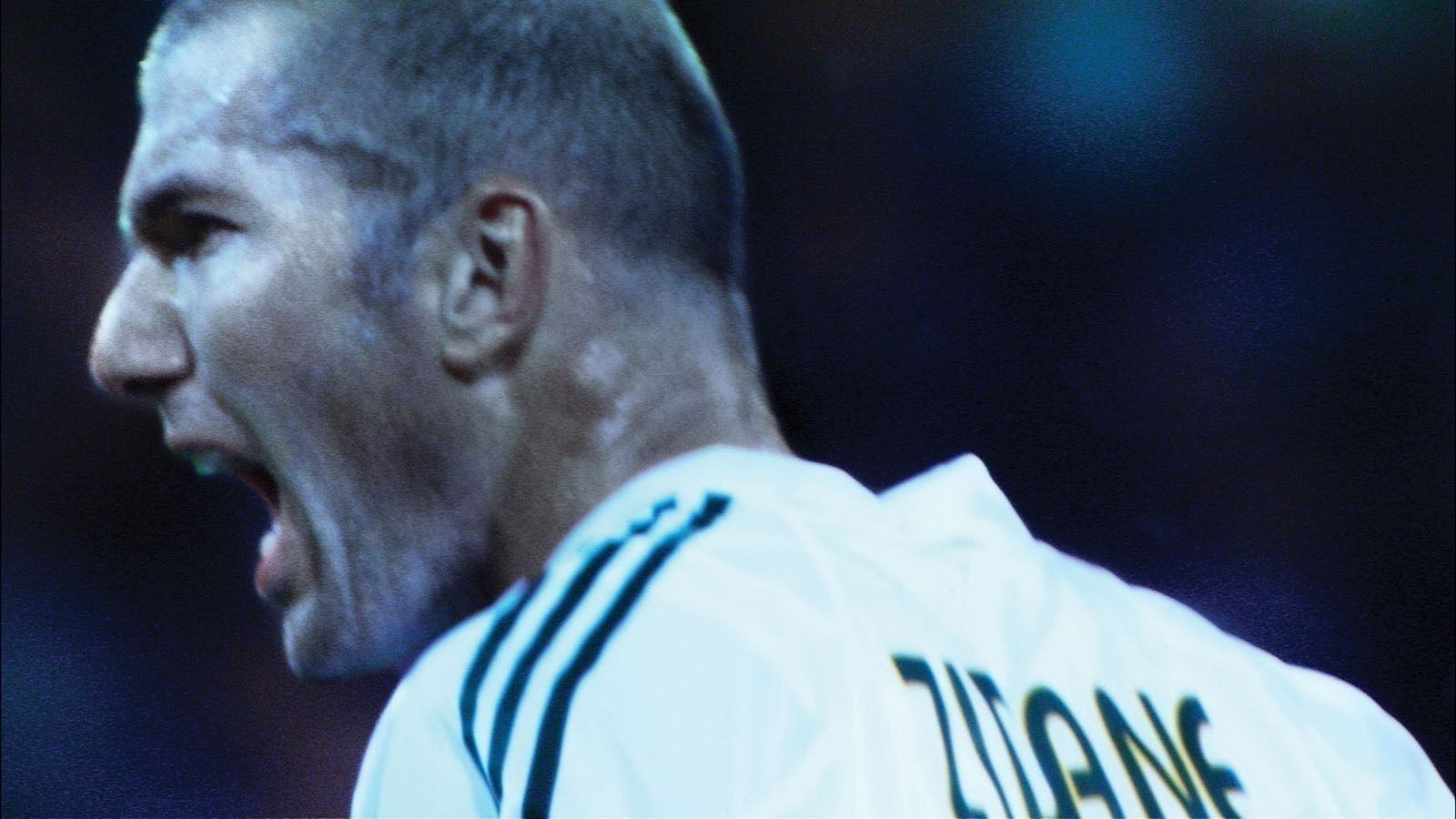 Zidane e a persistência do olhar em 17 câmeras