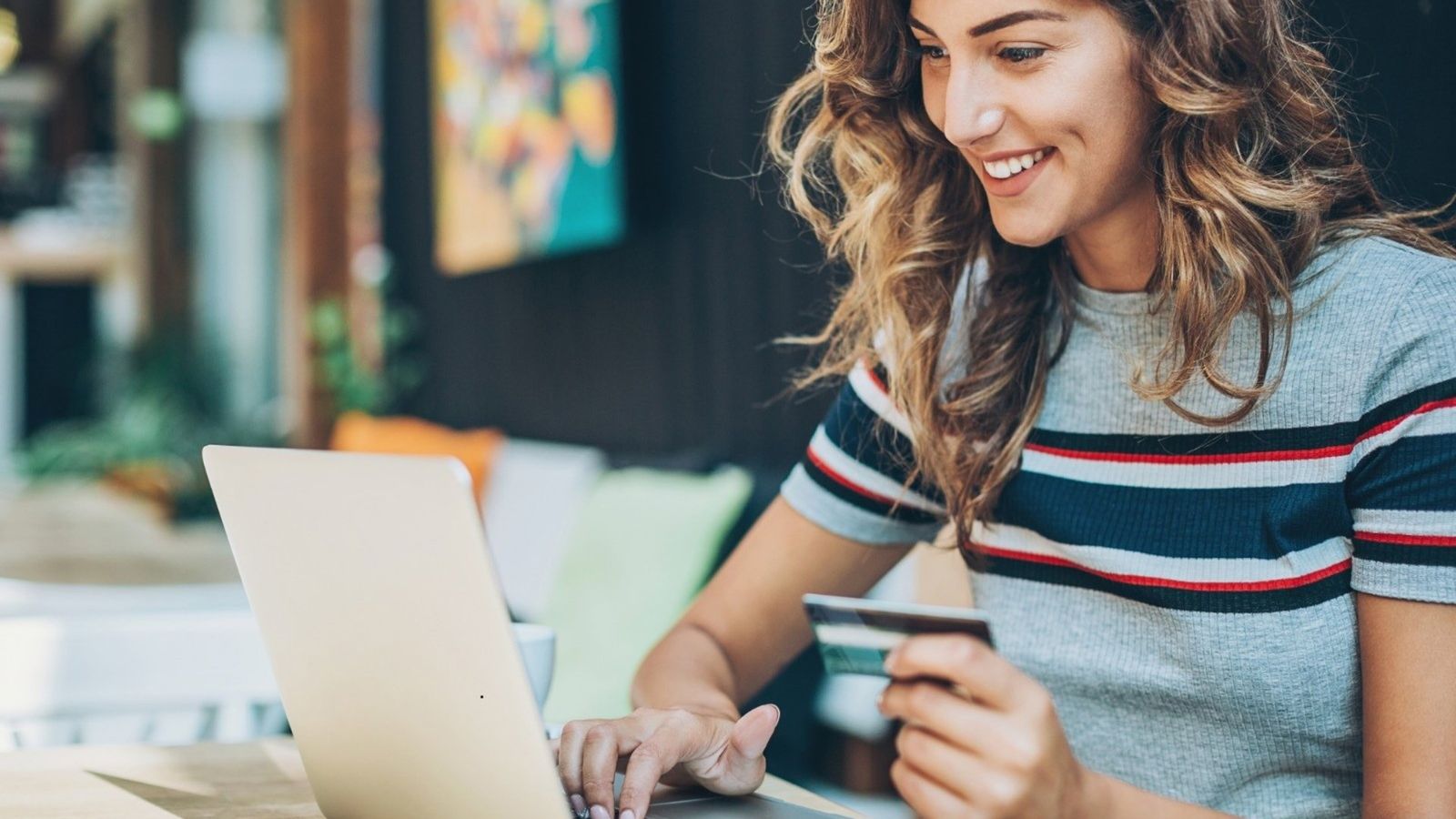 E-commerce espanhol atinge 6,45% do PIB e supera média da UE