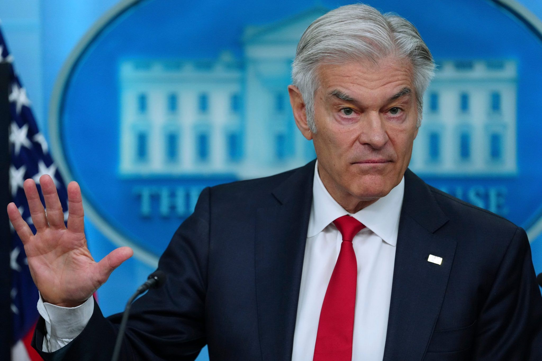 Dr. Oz falha em defender nomeação de Bill Pulte para inteligência