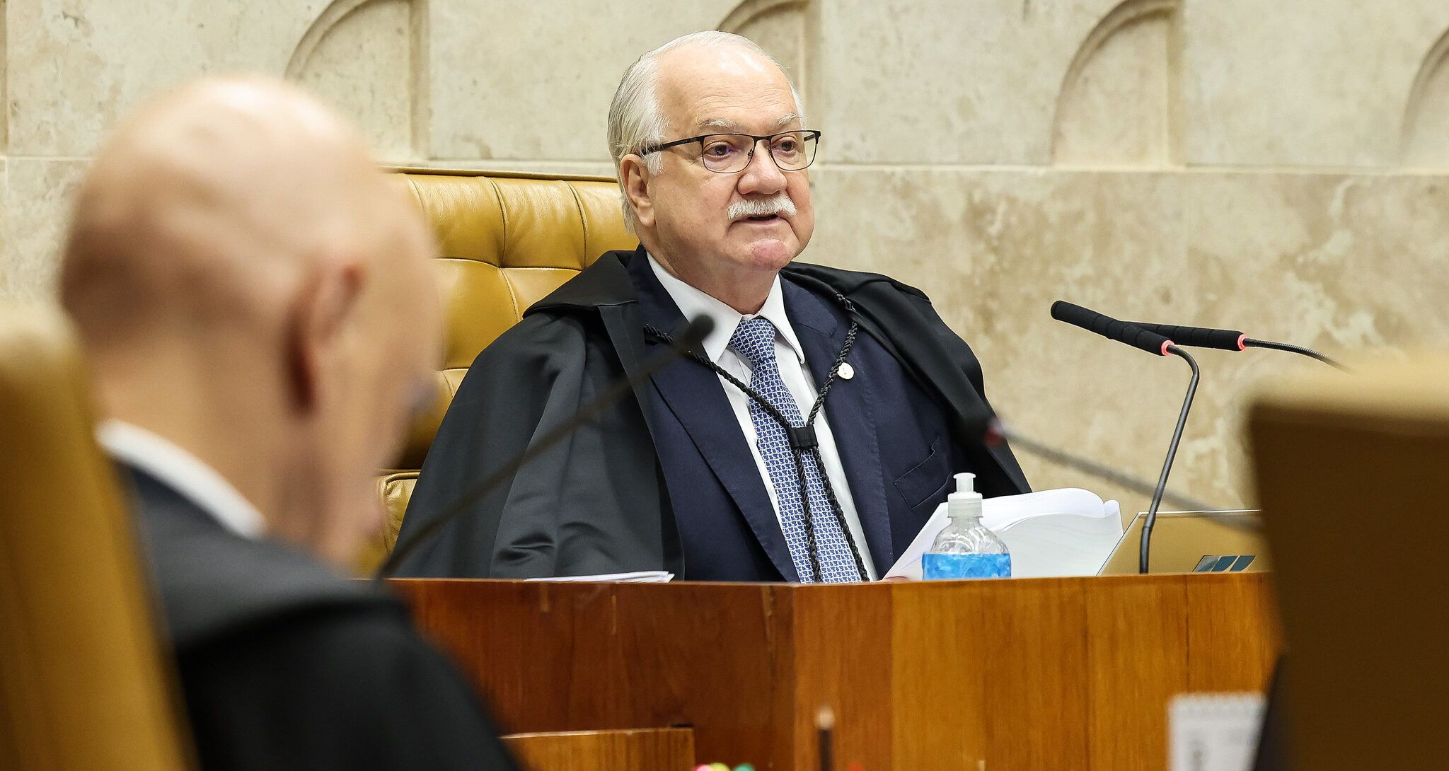 STF adia o embate, mas a tensão permanece