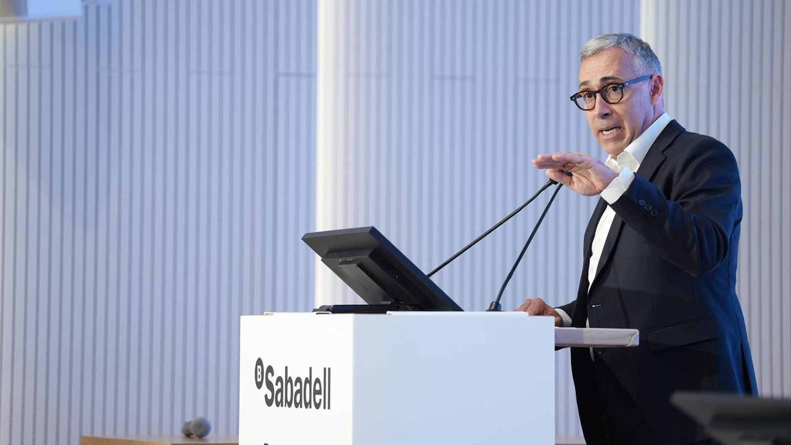 CEO do Sabadell critica 'remendos' na política de habitação e pede mais construção
