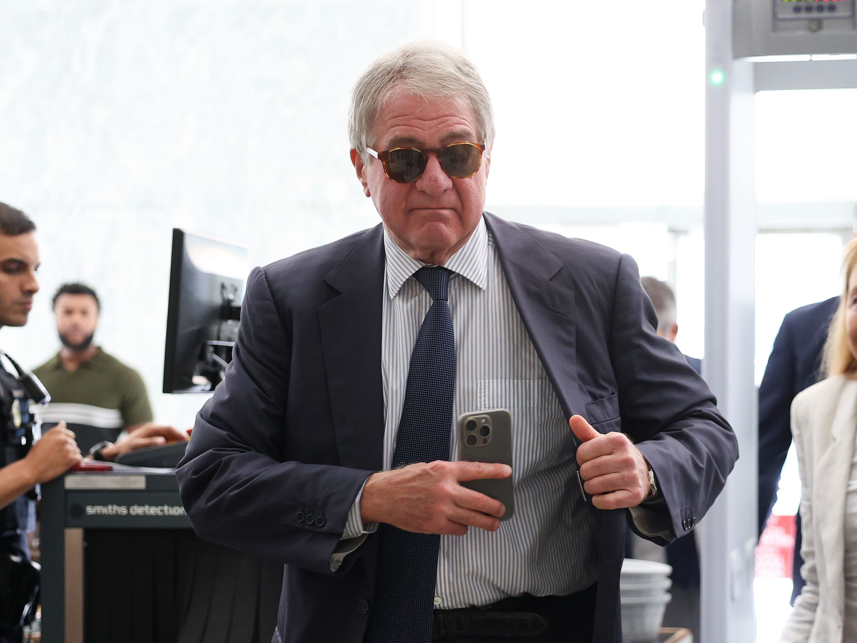 Congresso escala pressão sobre Leon Black — o fim da era dos silêncios comprados
