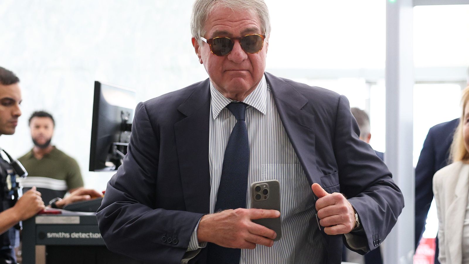 Congresso escala pressão sobre Leon Black — o fim da era dos silêncios comprados