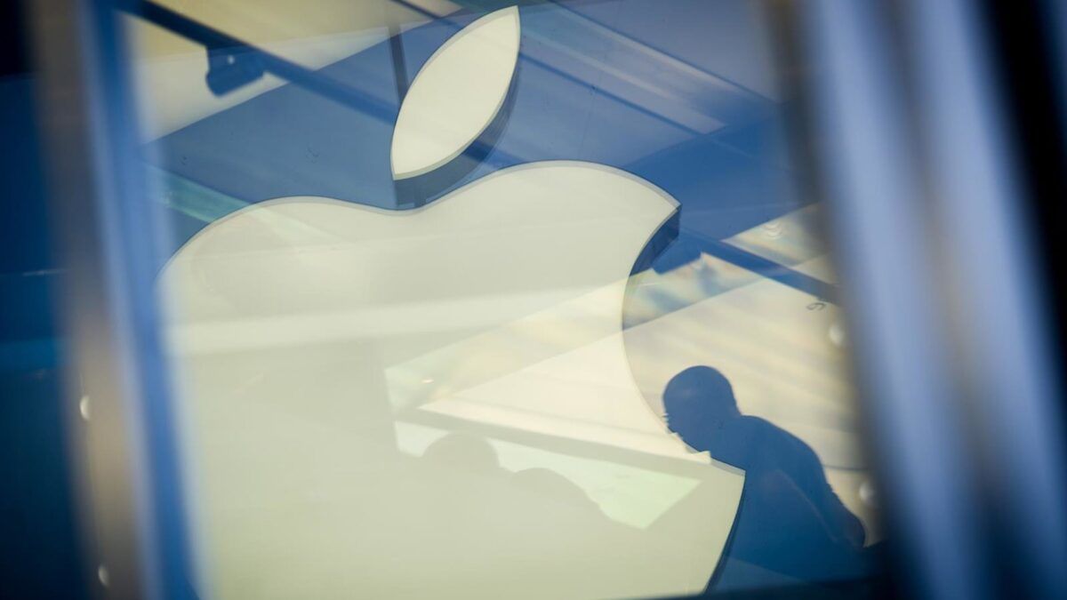 Apple, afogada em alertas de IA, impõe quarentena