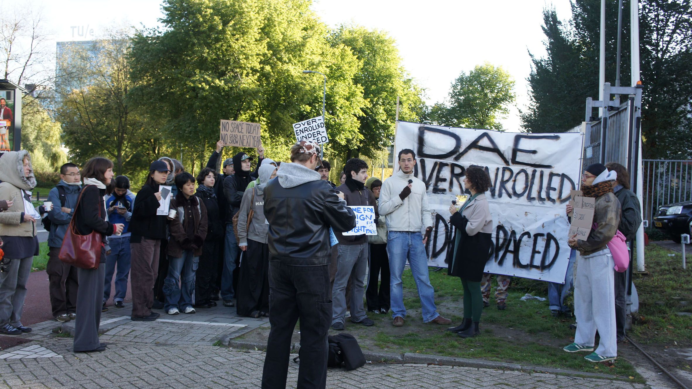 Estudantes da Design Academy Eindhoven protestam contra superlotação e segregação