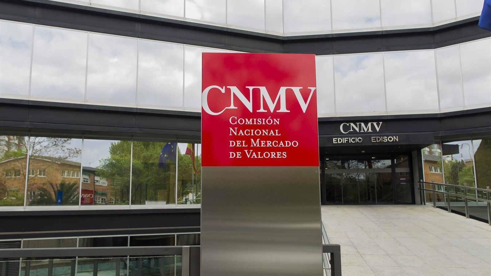 CNMV alerta para 7 golpes financeiros na Europa