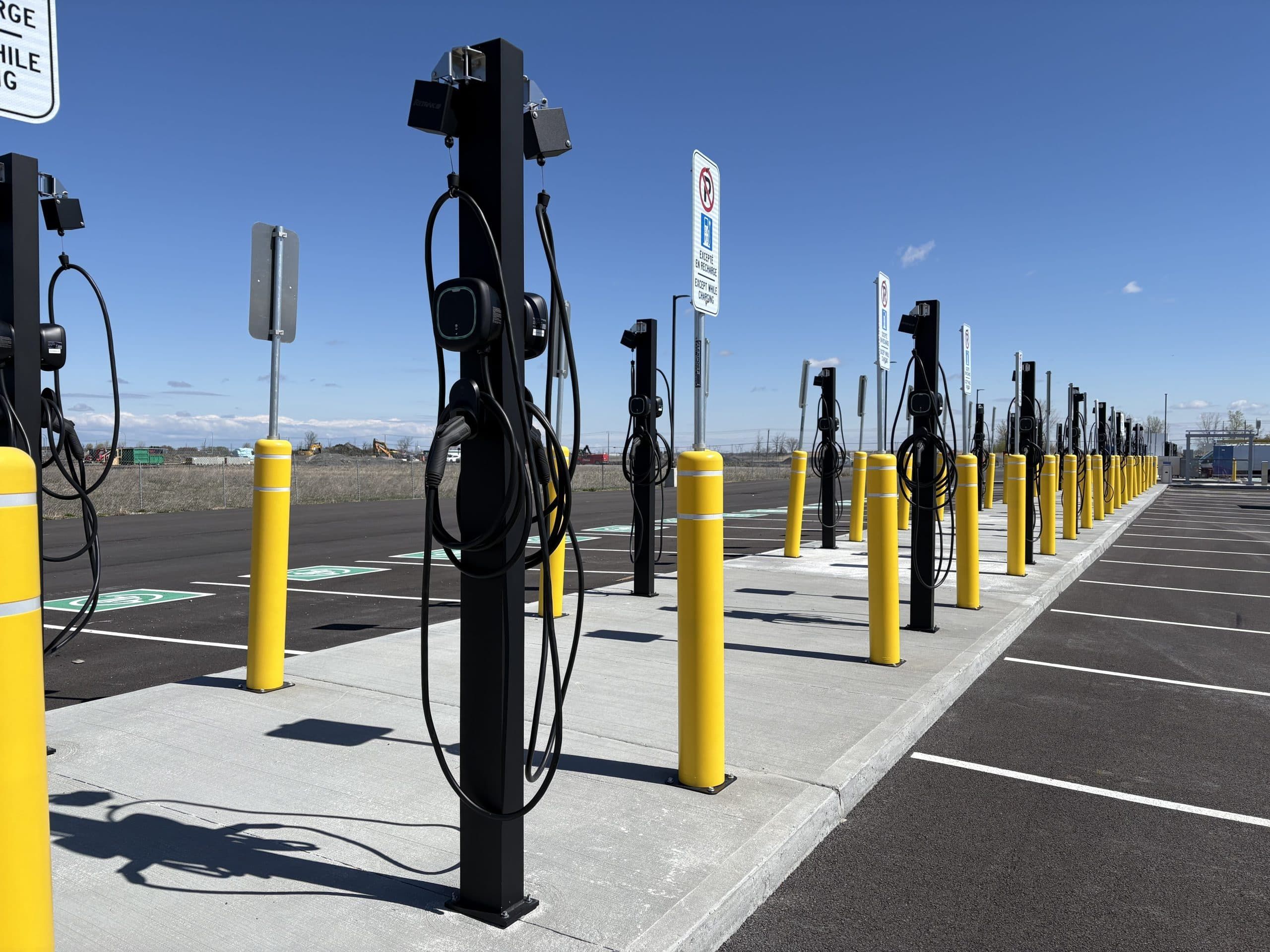 Aeroporto Metropolitano de Montreal (YHU) instala 168 pontos de recarga para VEs