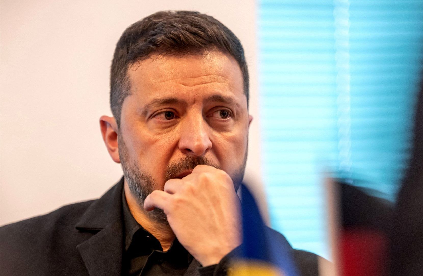 Zelensky desafia Trump e retoma ataques a refinarias russas