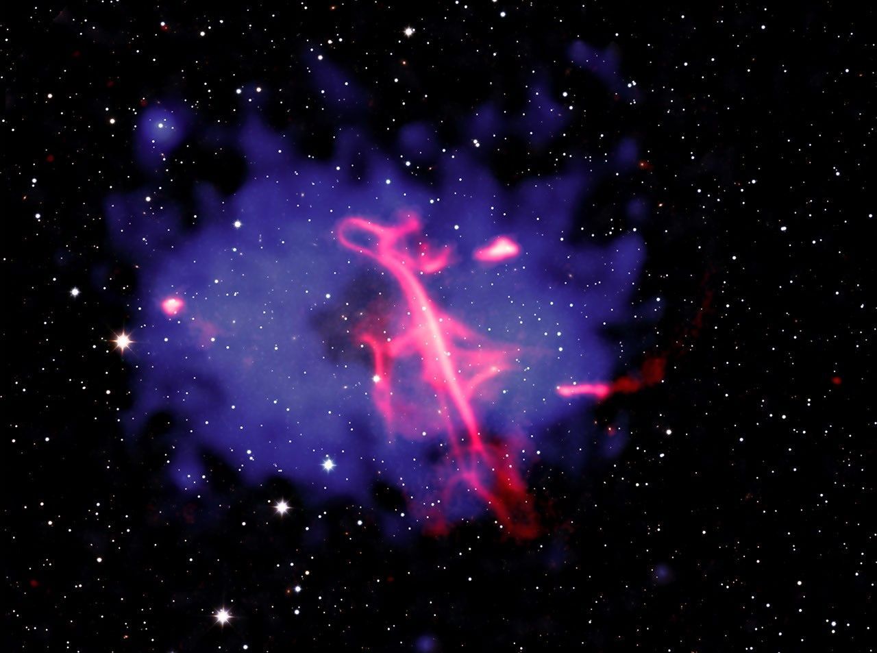 Chandra da NASA desvenda colisão de aglomerados em forma de clave de sol