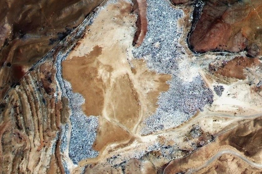 O lixo da moda rápida, agora visível do espaço