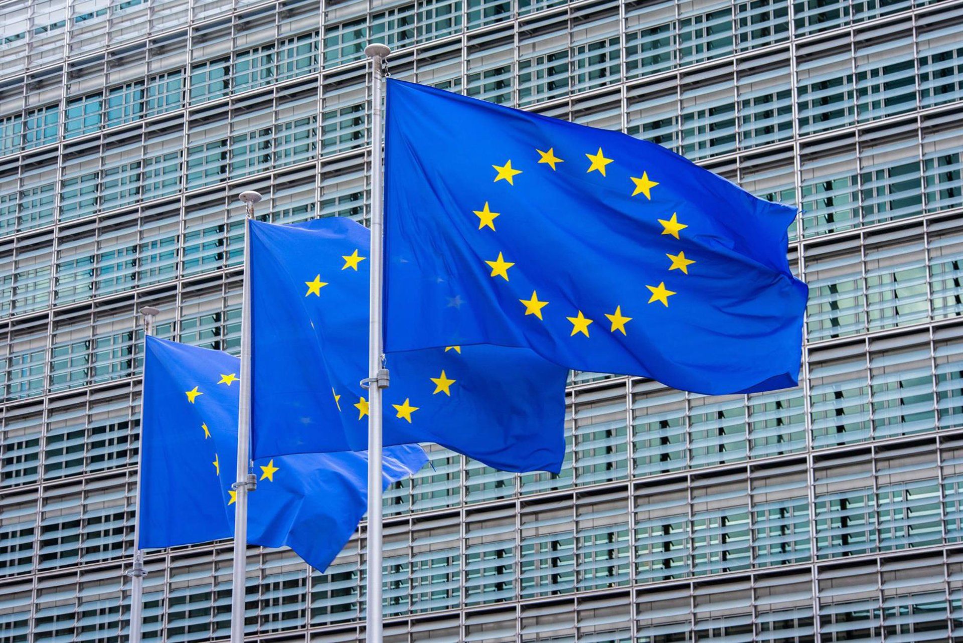 Comissão Europeia registra petição por renda básica universal diante do avanço da IA