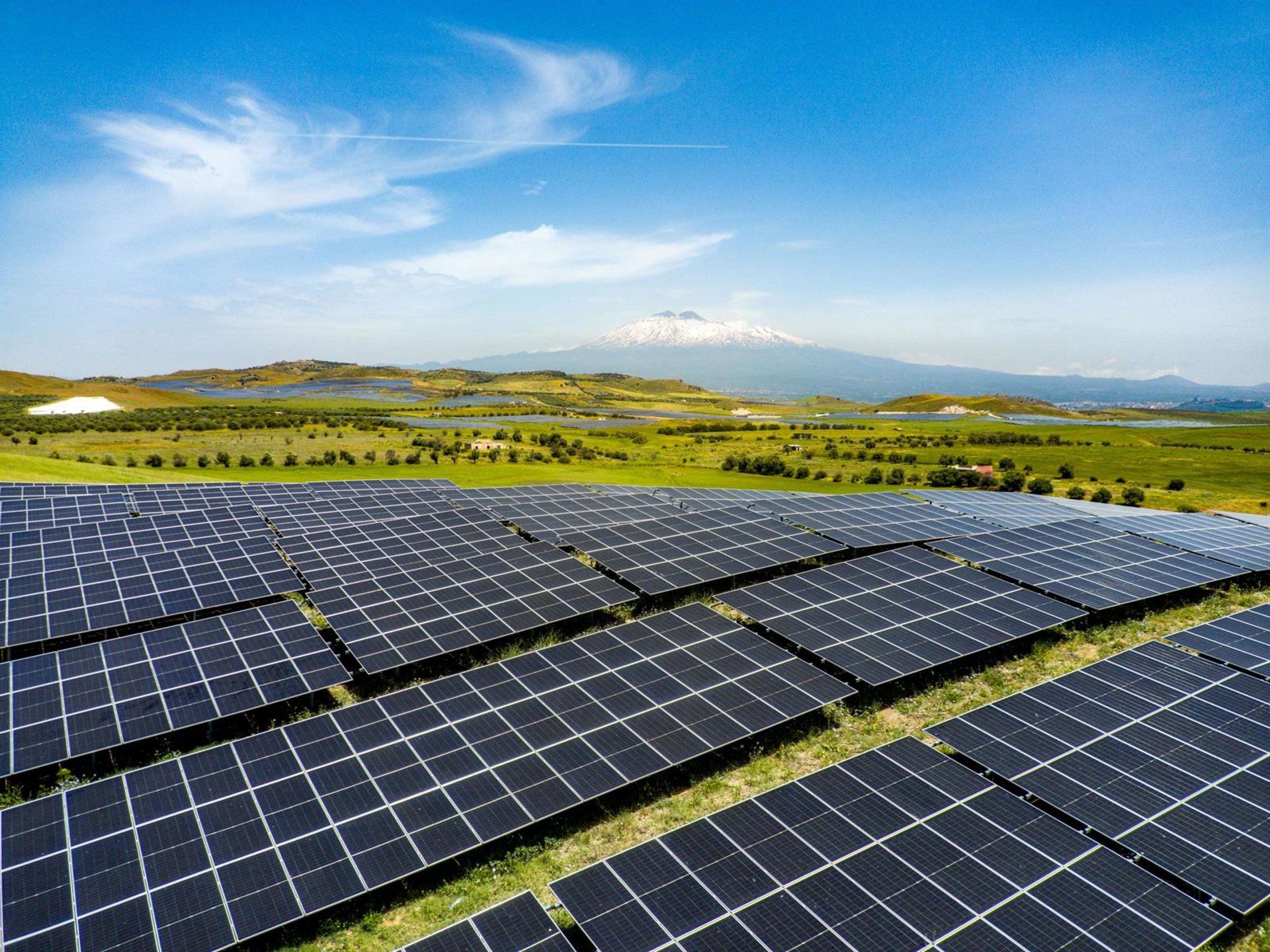 Iberdrola ativa planta de 243 MW na Sicília — a maior do grupo na Itália