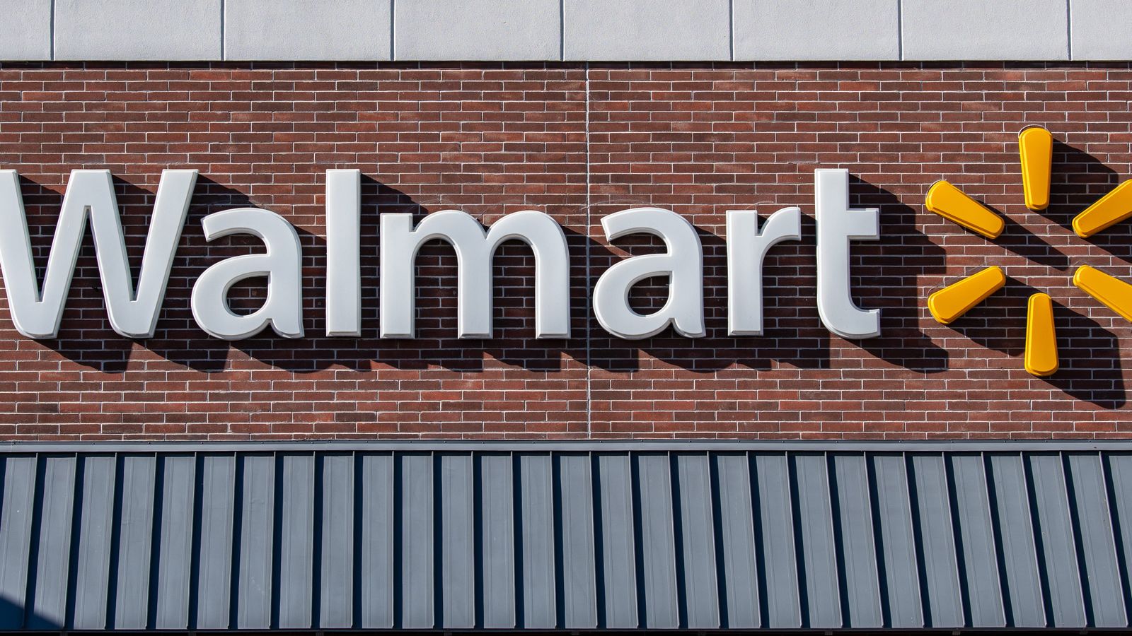 Walmart recusa IA para preços personalizados e reforça promessa de "sempre baixo"