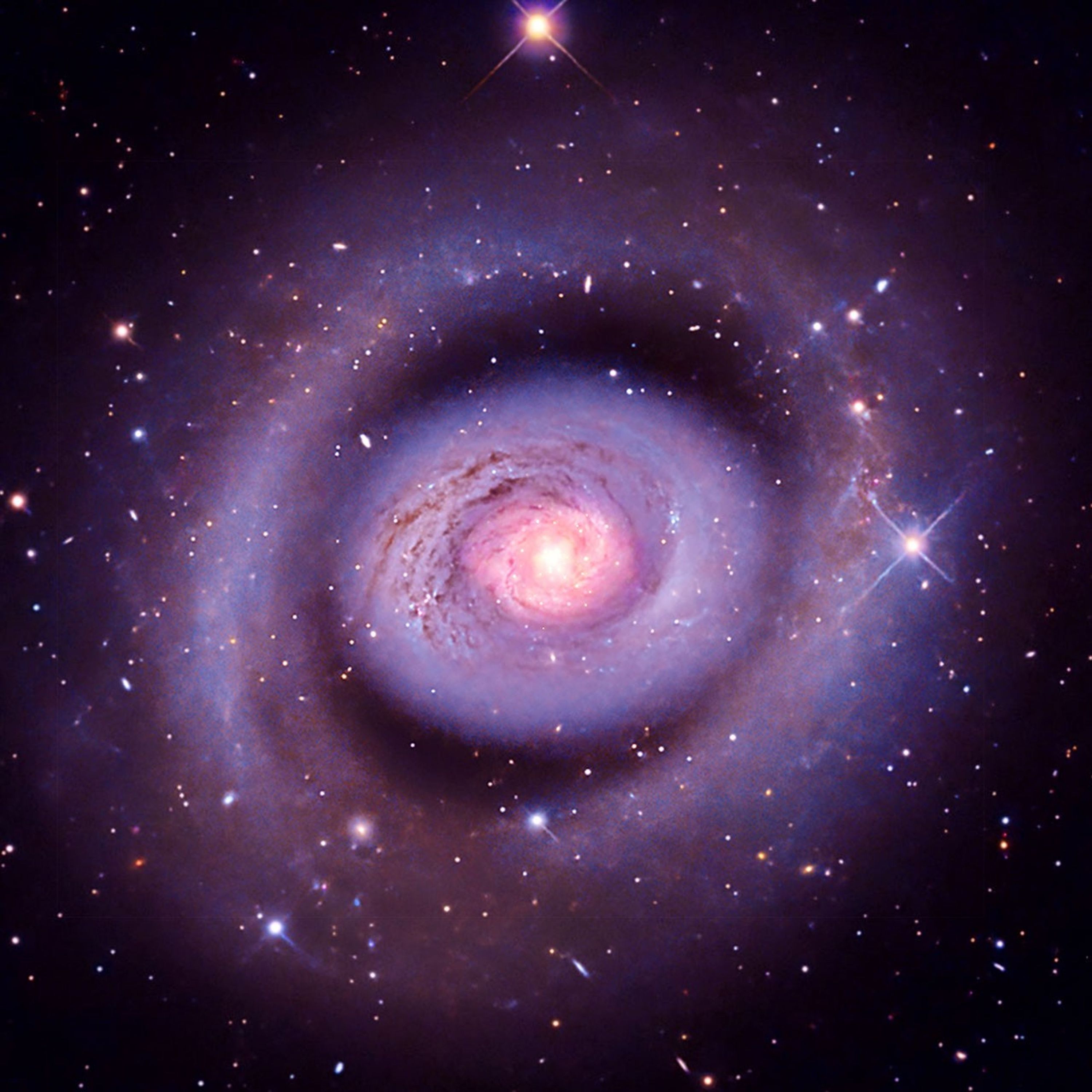 NASA celebra 250 anos dos EUA com imagens cósmicas em tons patrióticos