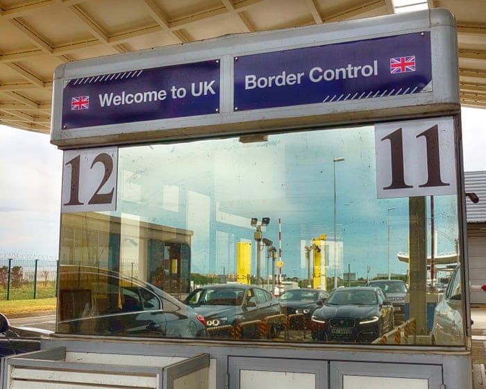 Corte de imigração custa £7 bi por 100 mil a cada ano ao Tesouro do Reino Unido