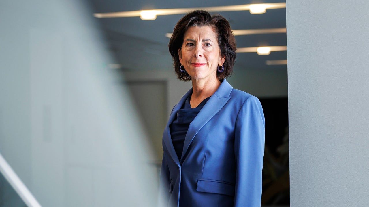 Gina Raimondo levanta US$ 500 milhões para preparar força de trabalho para a era da IA