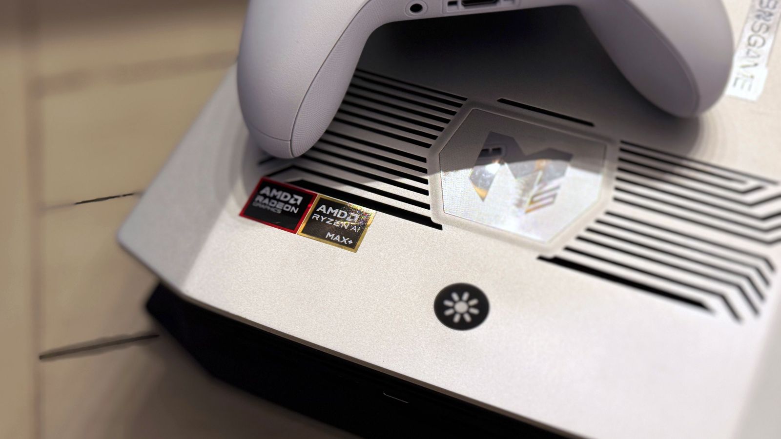 AMD aposta no mini PC Strix Halo para dominar o desenvolvimento de IA local