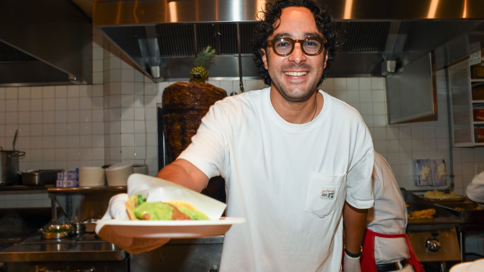 Los Tacos No. 1: Private Equity Investe em Rede de Tacos e Enfrenta Reação de Clientes