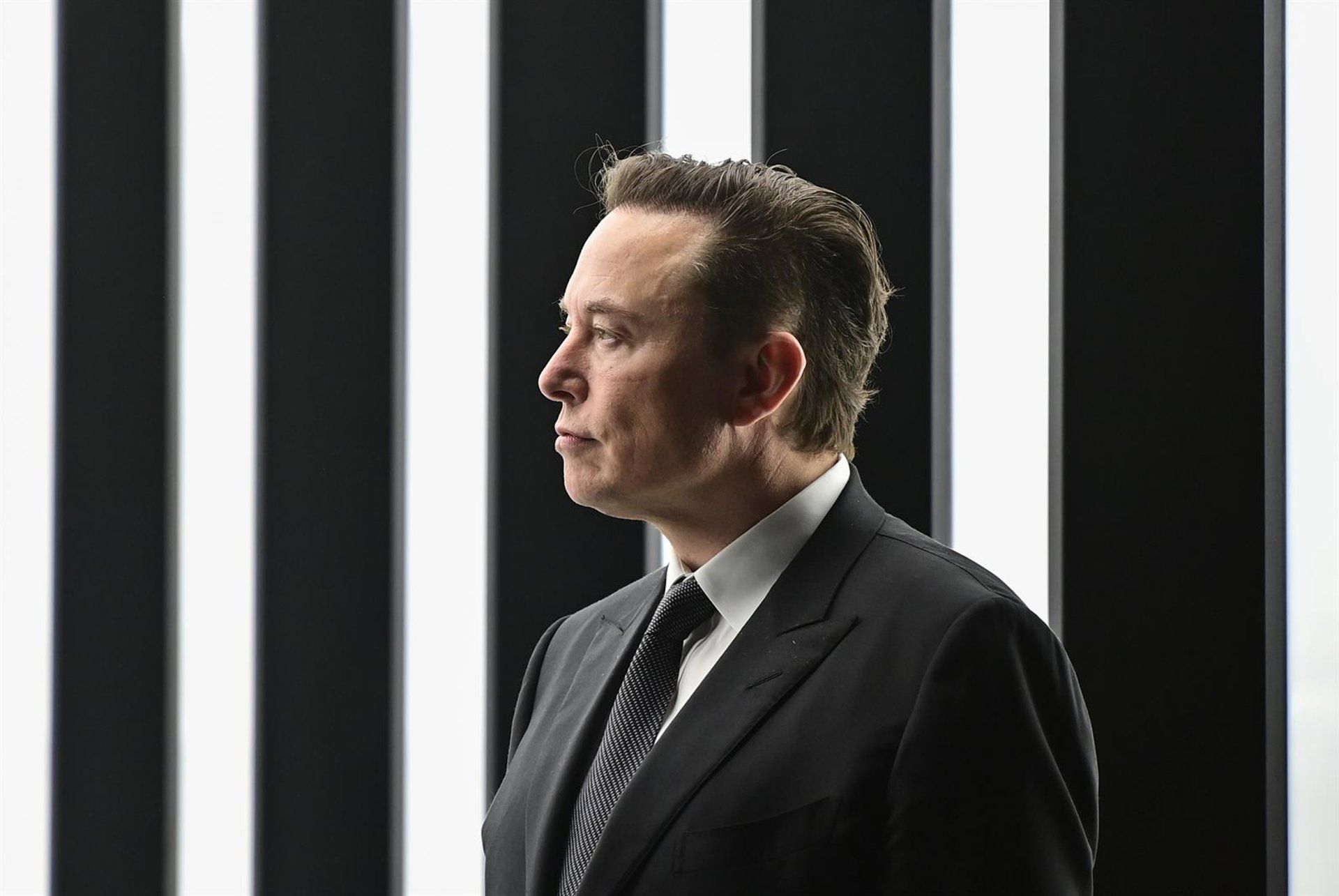 SpaceX mira em mercado móvel com licenças de espectro