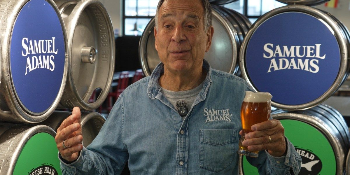 Na Copa, a cerveja vence o smartphone