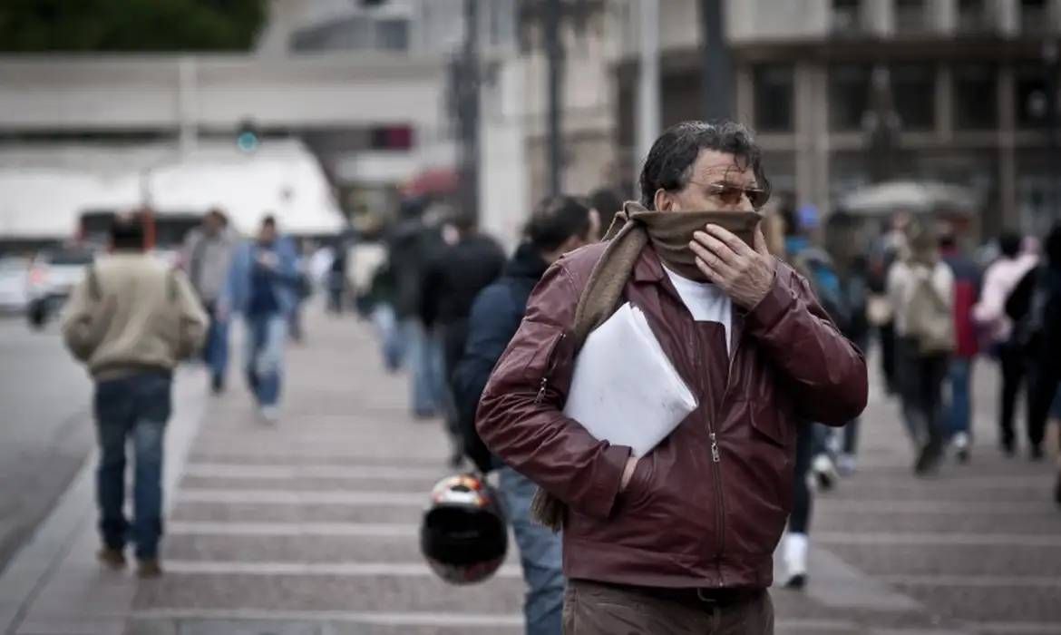 Varejo online antecipa inverno e registra alta de 35% nos pedidos