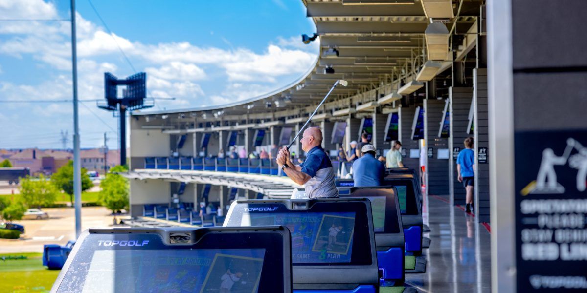 A aposta da Topgolf: transformar a elite do golfe em entretenimento de massa
