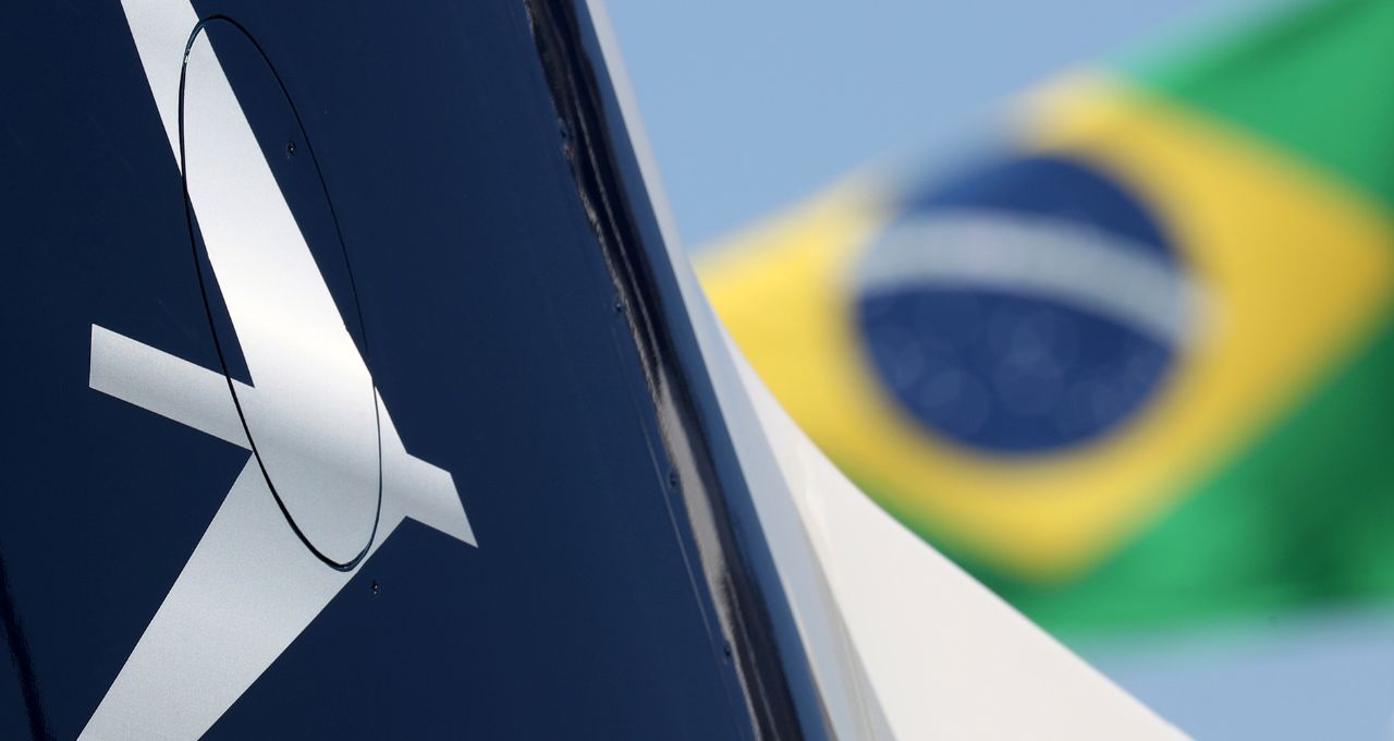 Dólar em queda derruba ações da Embraer em dia de euforia no Ibovespa