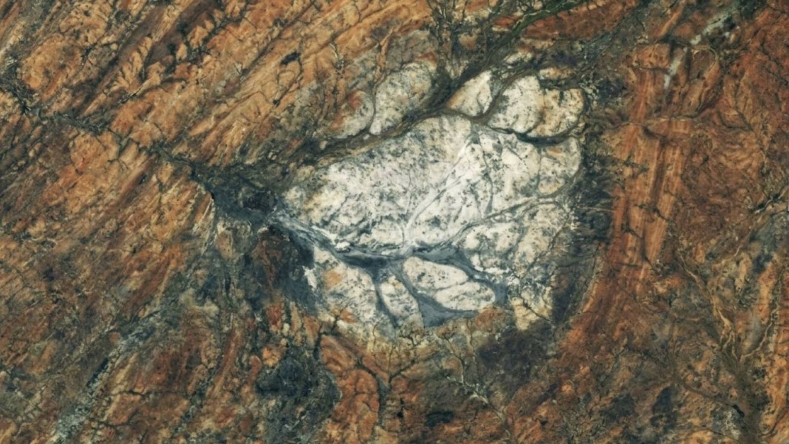 NASA encontra 'pedaço da Lua' em Madagascar com 600 milhões de anos