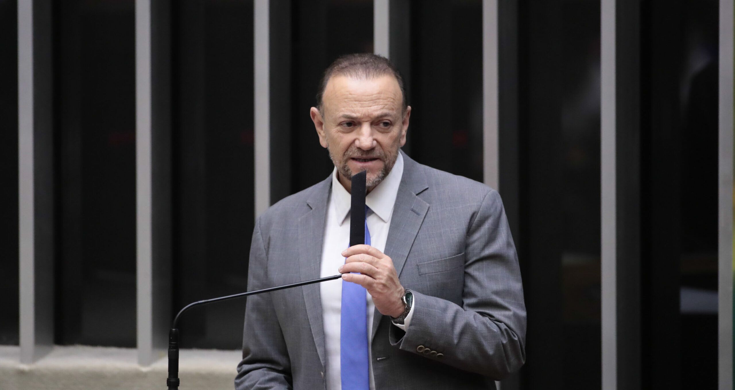 PT mira o Judiciário: o recado cifrado a Moraes