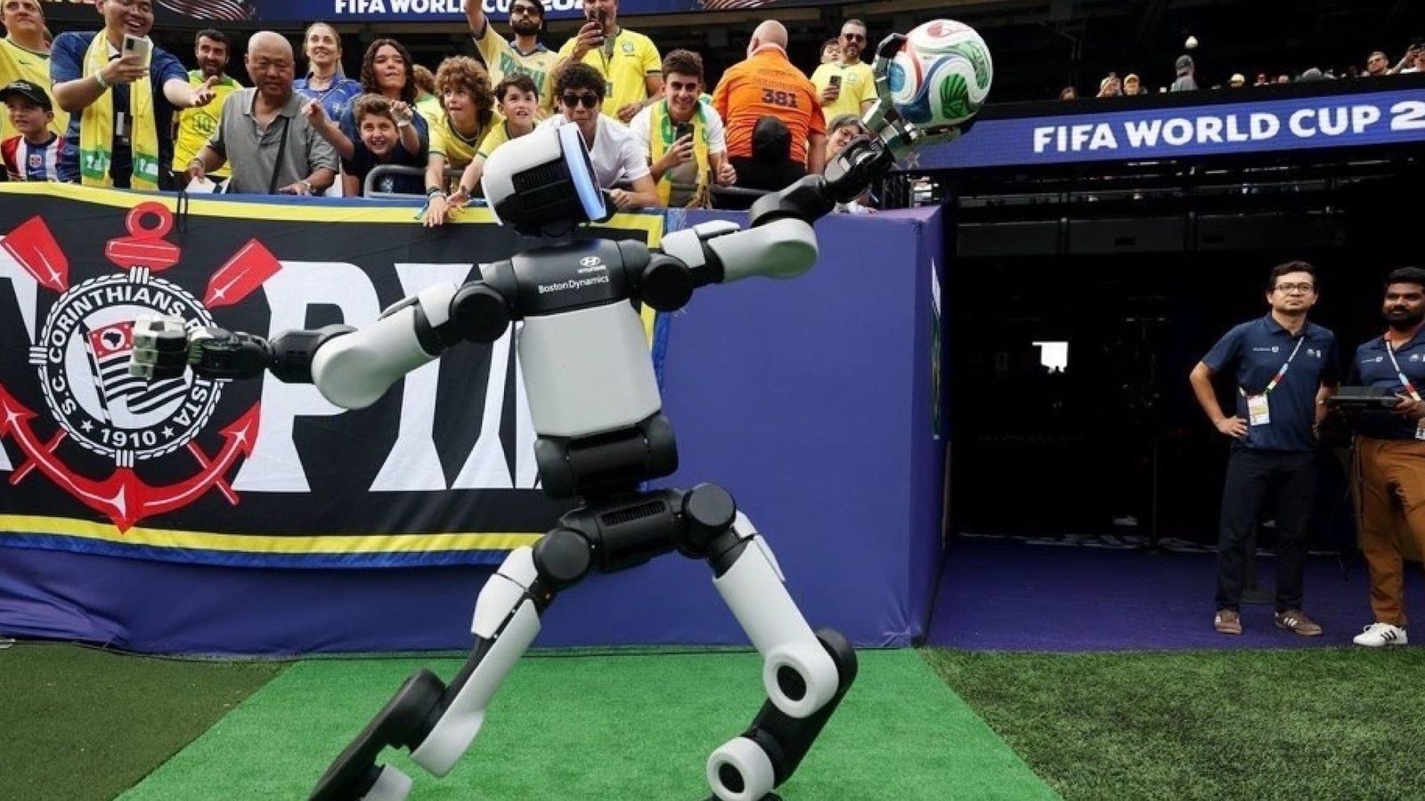 Boston Dynamics coloca robô Atlas no gramado da Copa do Mundo